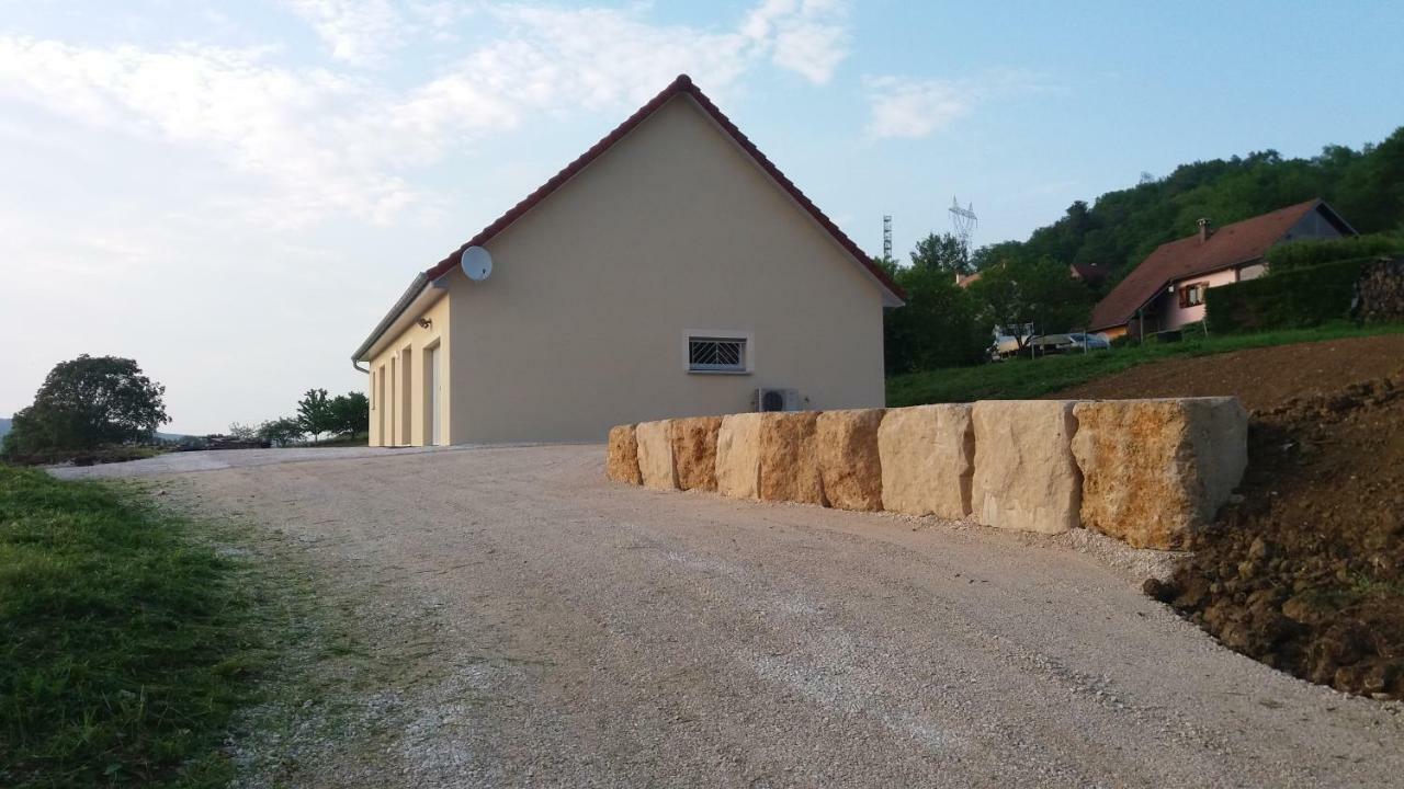 Gite Du Val D' Armancon Quincerot  外观 照片